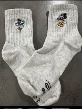 Gray Crew Socks with Embroidered Cartoon Character - girls